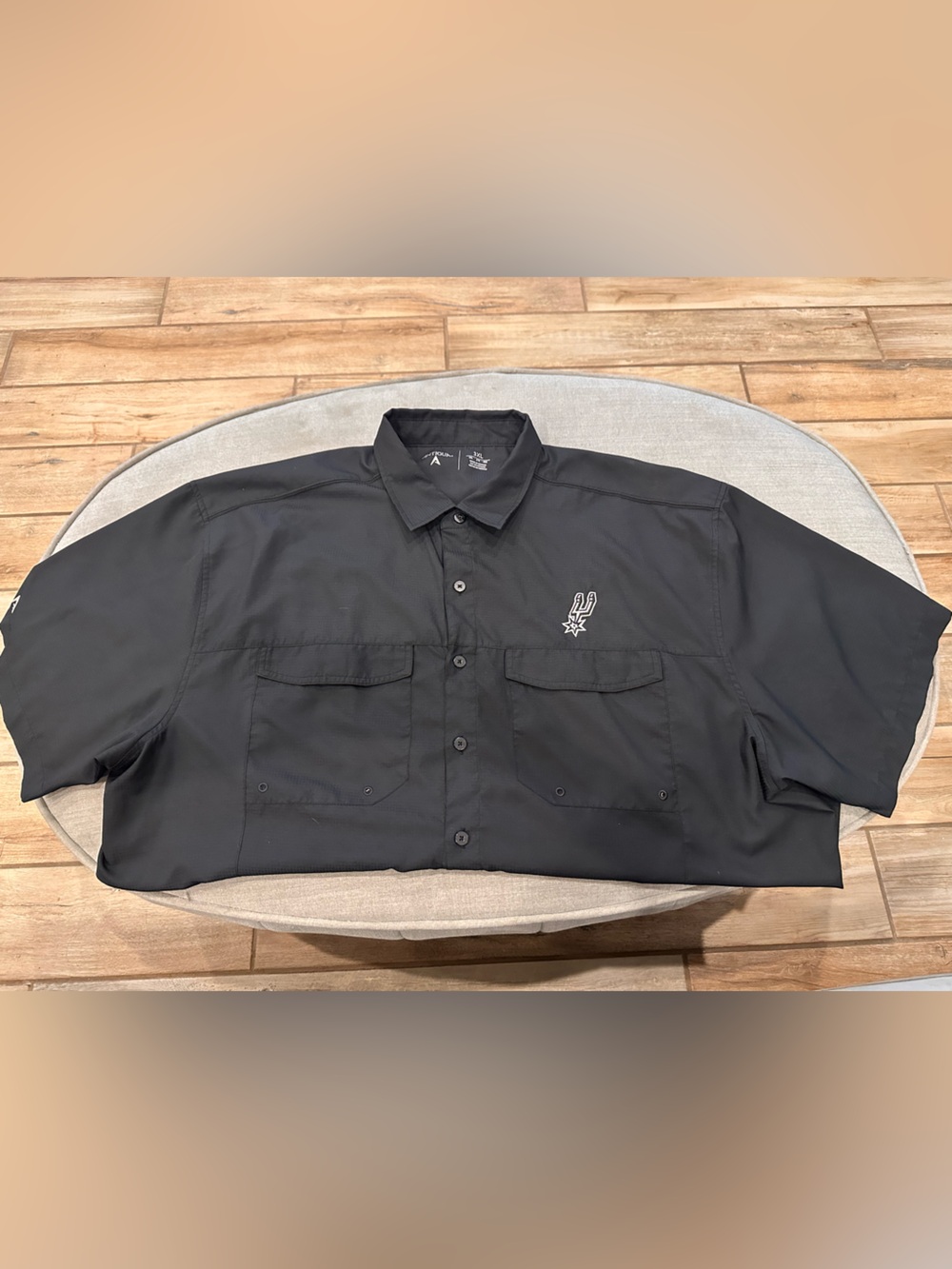 Antigua San Antonio Spurs Game Day Woven Fishing Shirt — Men’s 3XL — Black